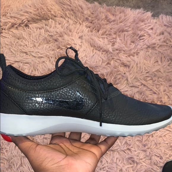 Nike Shoes - Picture 2 of 3